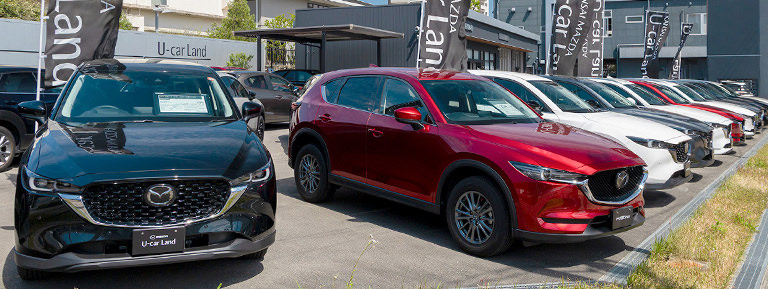CX-5中古車を大量展示中